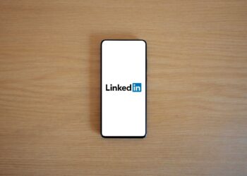 How many services are offered by a mobile app development company in Los Angeles on average?